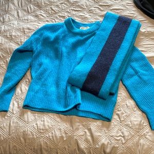Cashmere blue sweater with matching scarf